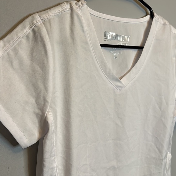 Greys Anatomy by Barco Women’s White V-Neck Scrub Top Size X Small - Picture 3 of 14